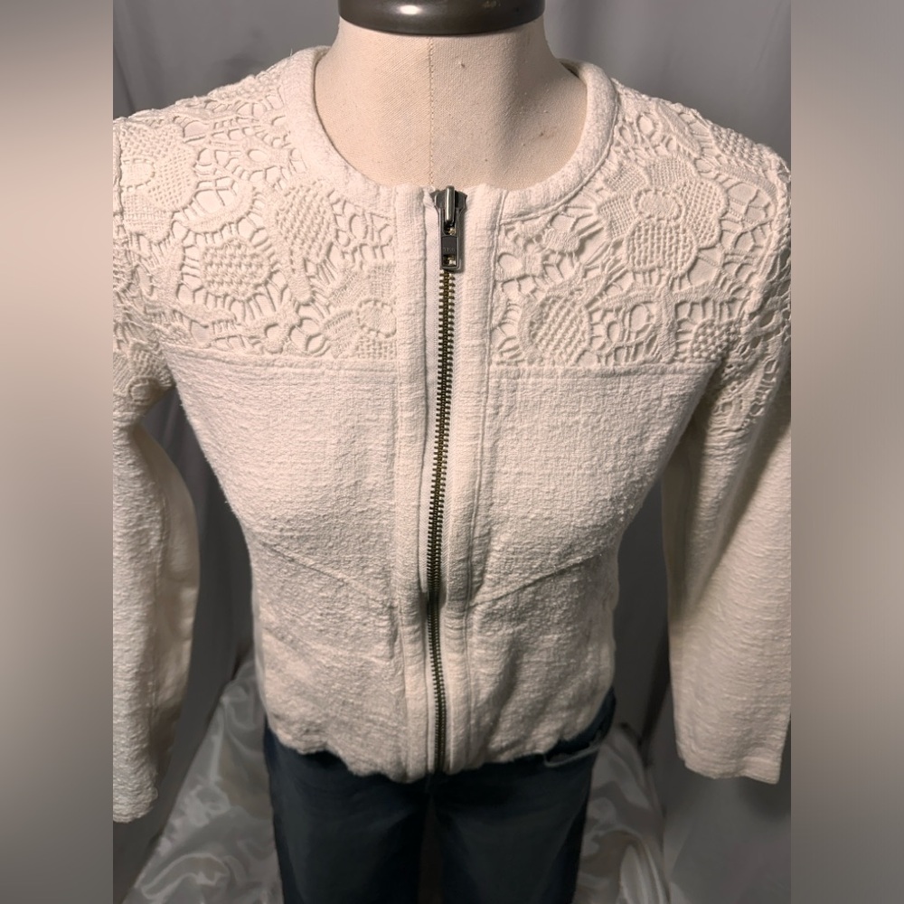 CAbi Cream Textured Lace Detail Zip Jacket XS -FREE SHIPPING